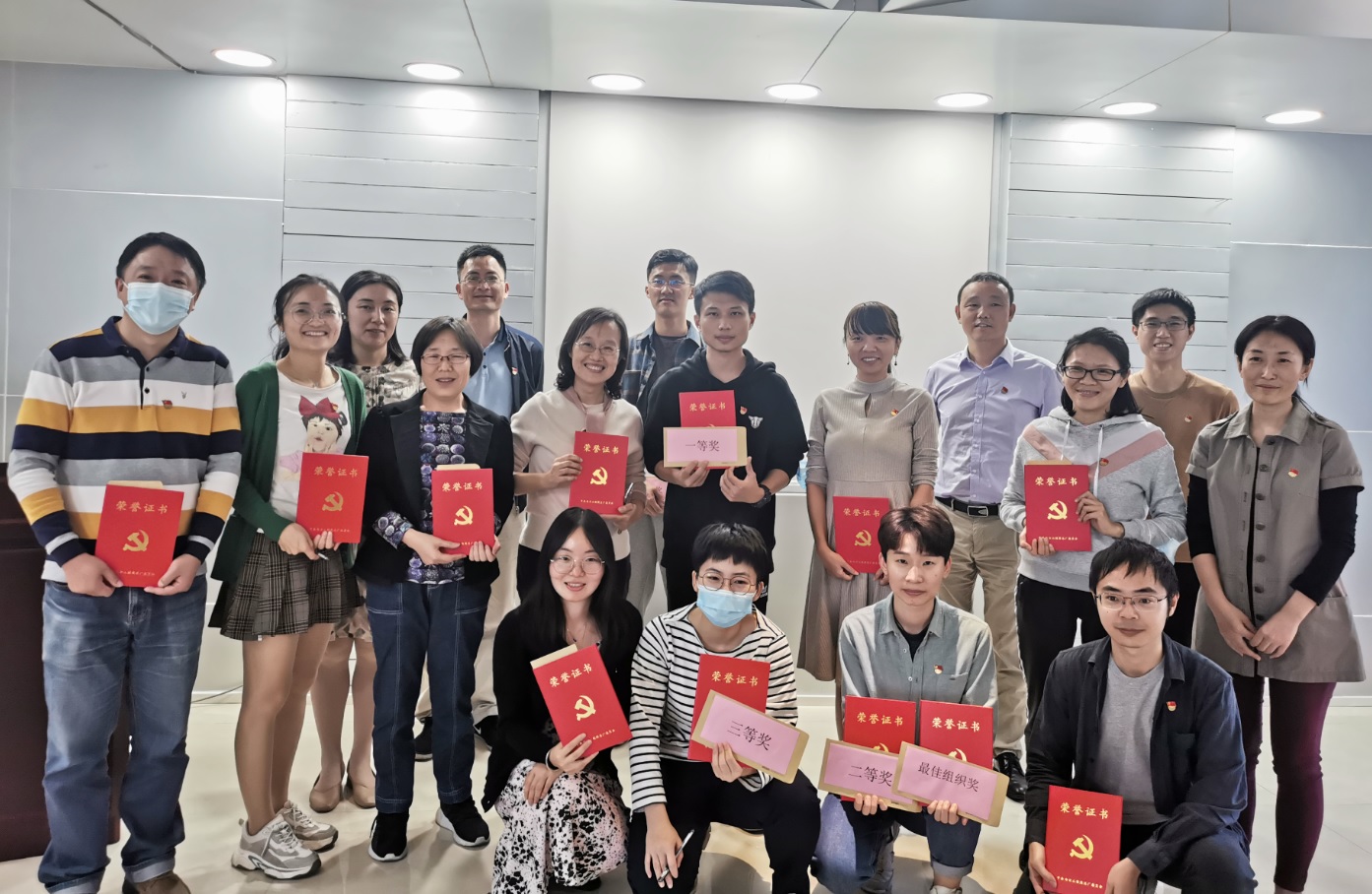 弘扬传统，书写芳华——创新研发中心党支部举办“硬笔书法”比赛